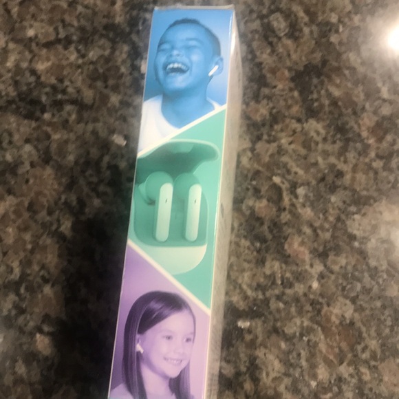 Wireless kid safe earbuds - Picture 4 of 7